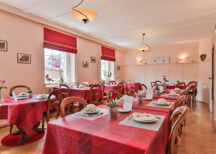 迪巴赫酒店 3*